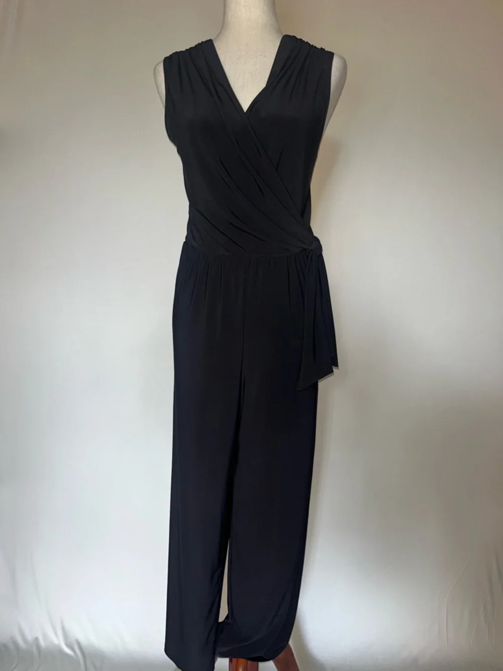 Tahari Minimalist Sleeveless Tie-Waist Wide Leg Jumpsuit Size L